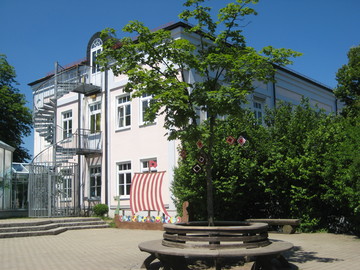 Schulhof wird zum Wikingerdorf