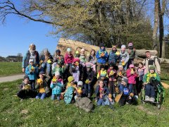 Osterspaziergang der ersten Klassen Osterspaziergang der ersten Klassen